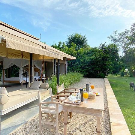 The Beige Hotel Siem Reap Bagian luar foto